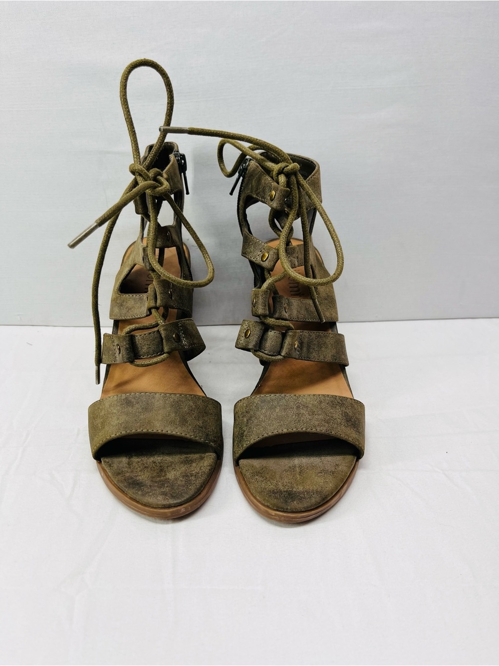 Lace-Up Strappy Heeled Sandals in Olive Green